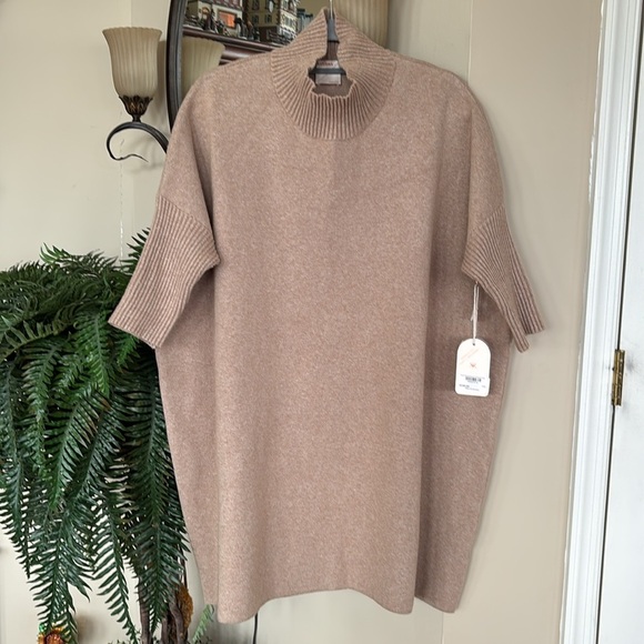 NWT KERISMA OVERSIZED BOXY DRESS SCULPTURAL RIB TURTLENECK FITTED 3/4 SLEEVES - Picture 11 of 16